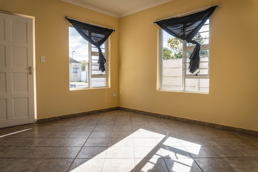 2 Bedroom Property for Sale in Sunset Glen Western Cape